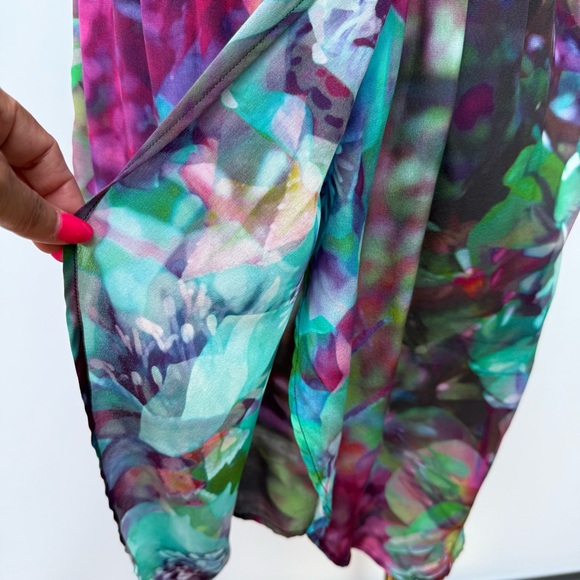 Kelli & Talulah Deep Front/Back V-Neck Silk Multicolor Sleeveless Dress Size M - Picture 11 of 16